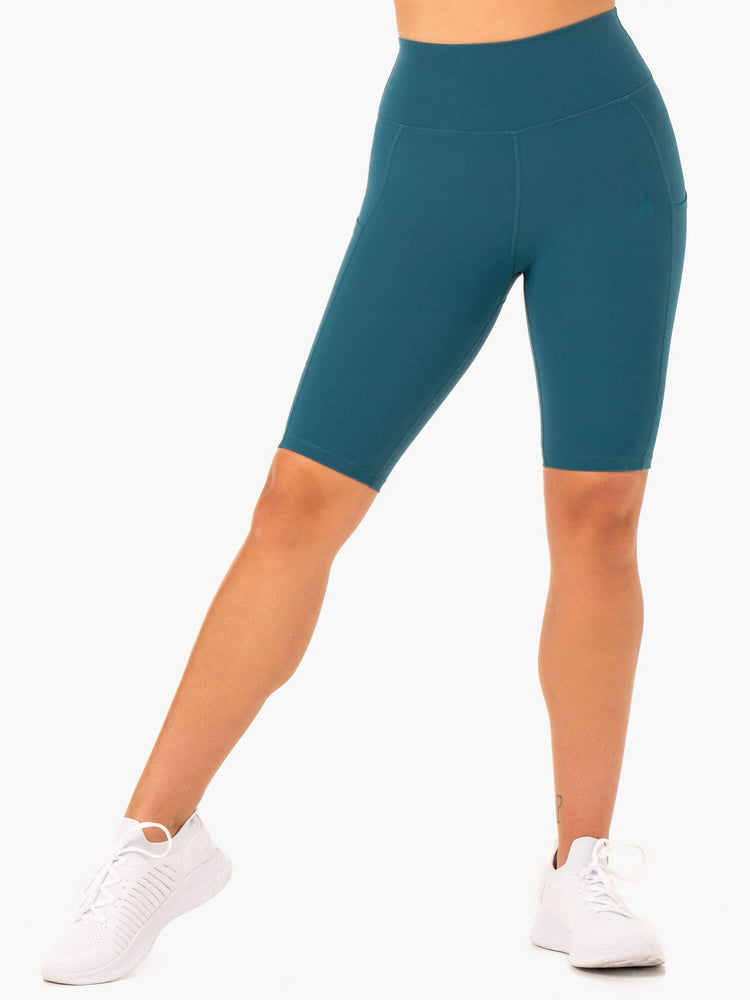 Women‘s Reset High-Waisted Pocket Bike Shorts Teal - Ryderwear