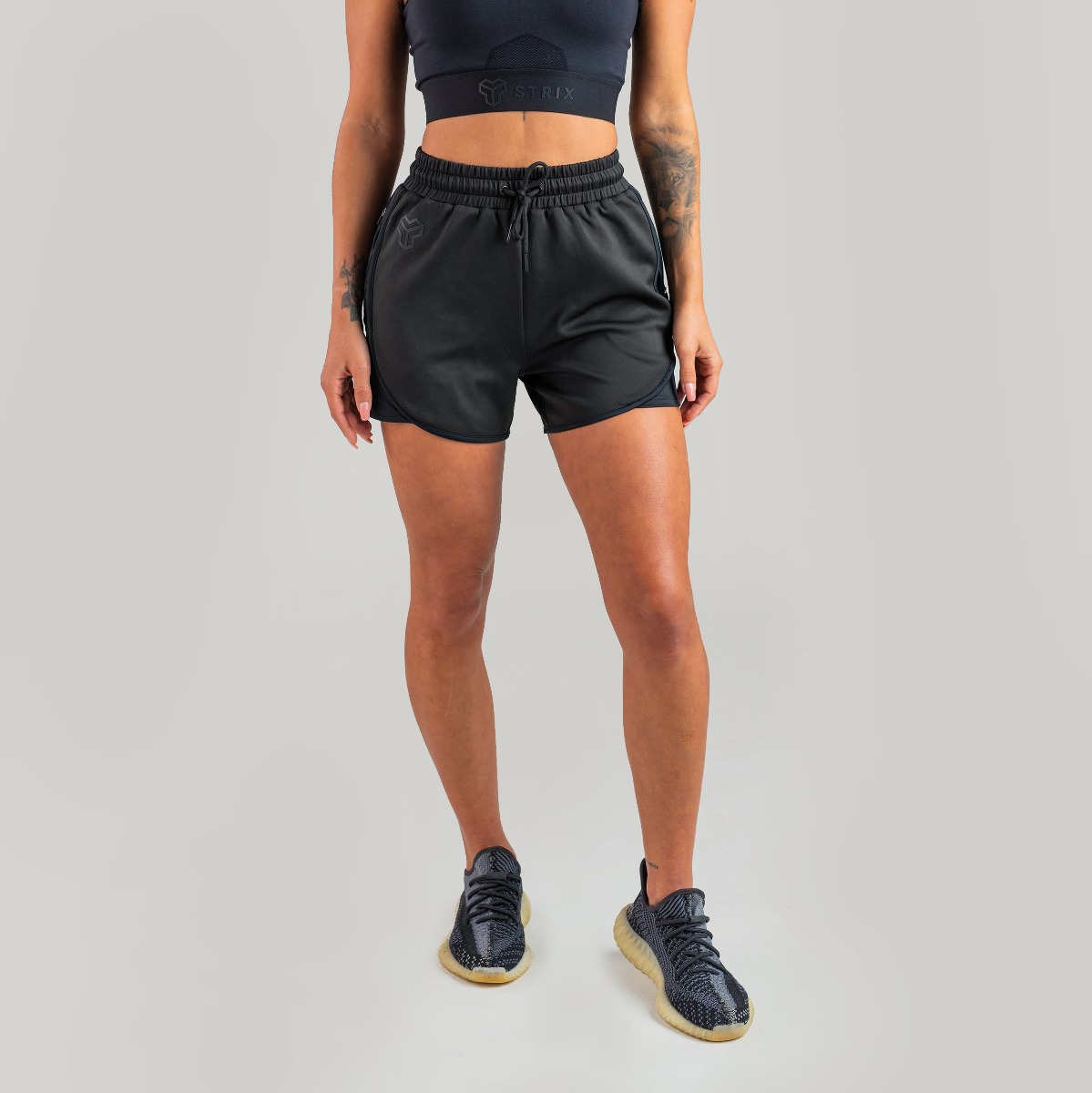 Women‘s Essential Shorts Black - STRIX