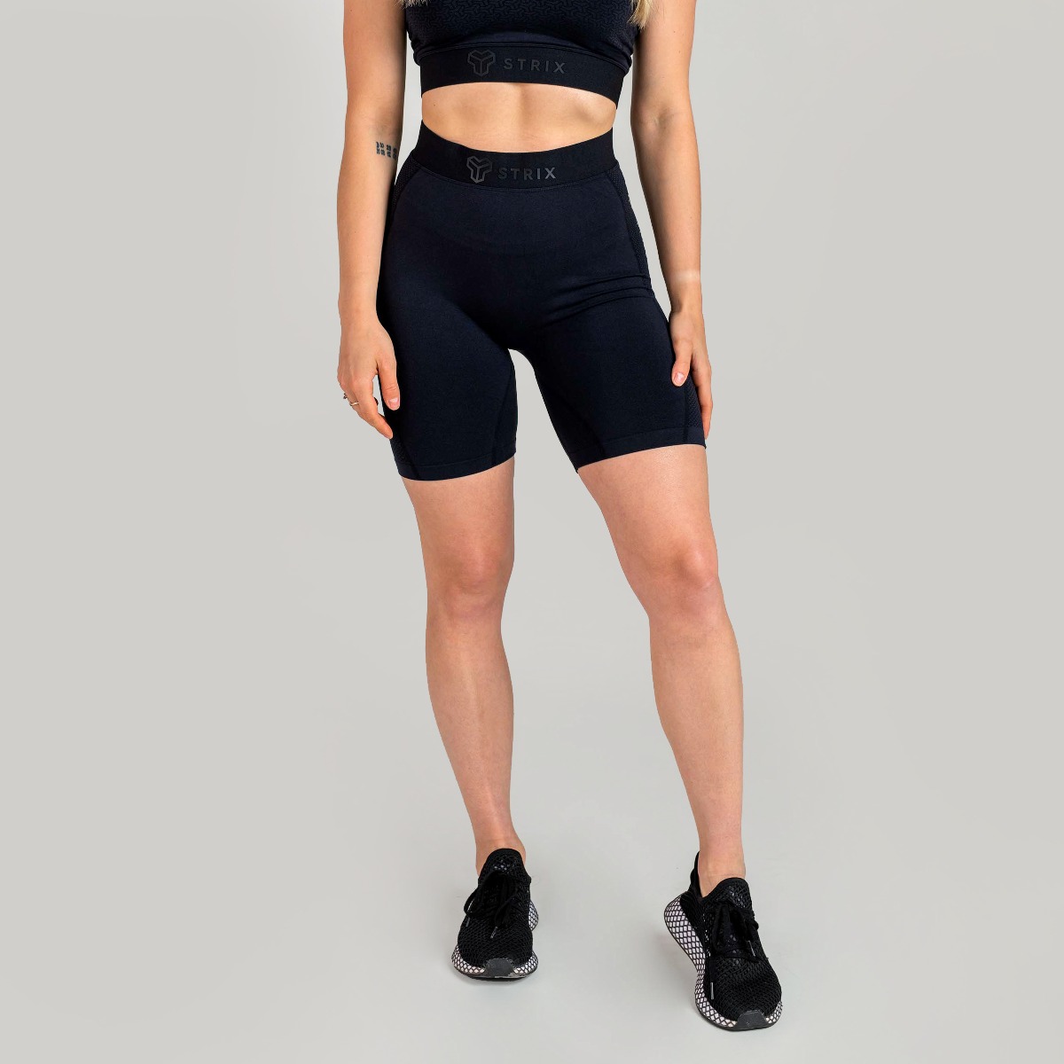 Women‘s Infinity Functional Shorts - STRIX